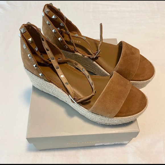 Marc Fisher Suede Flatform Wedges - Picture 4 of 7